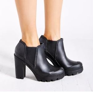 Hunter Original Chelsea Heel Rain Boot